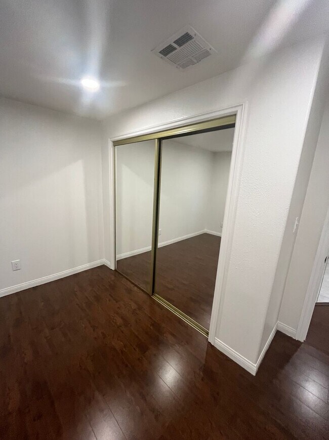 Foto del edificio - 556 Mar Vista Ave