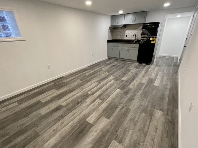 [RENTED] Apartamento E, UNA HABITACIÓN - 4716 Chestnut St