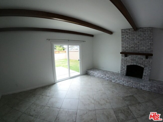 Foto del edificio - 5421 Hendricksen Dr
