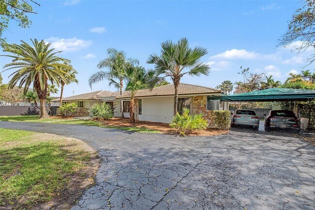 Foto del edificio - 13621 SW 103rd Ave