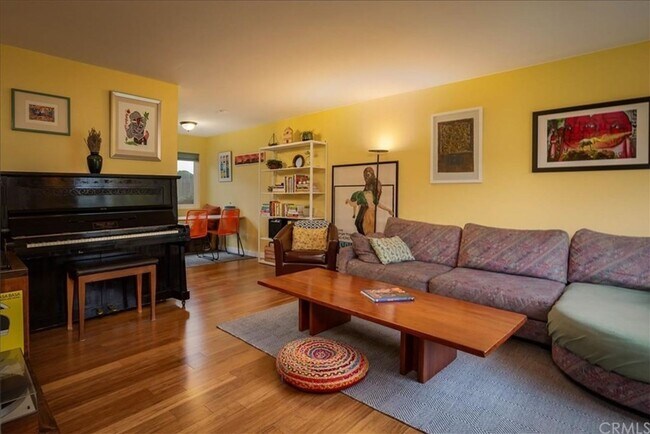 Foto del edificio - Nicely Updated Condo with Private Back Yard