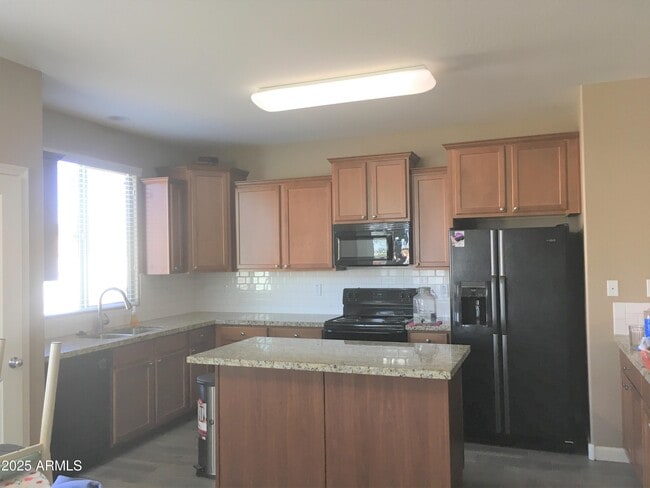 Building Photo - 4520 W Dailey St