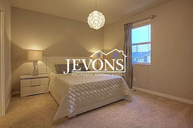 Foto del edificio - 1399 NE Hickory Ln