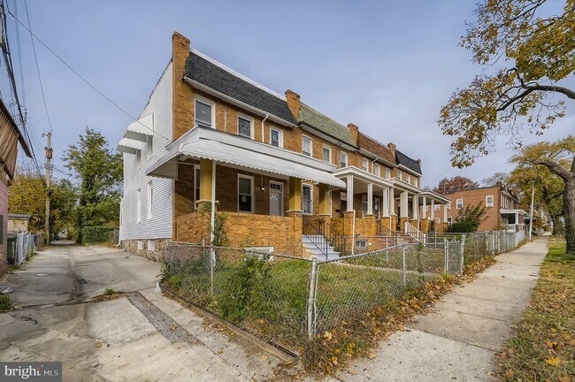 Foto del edificio - 1500 N Rosedale St