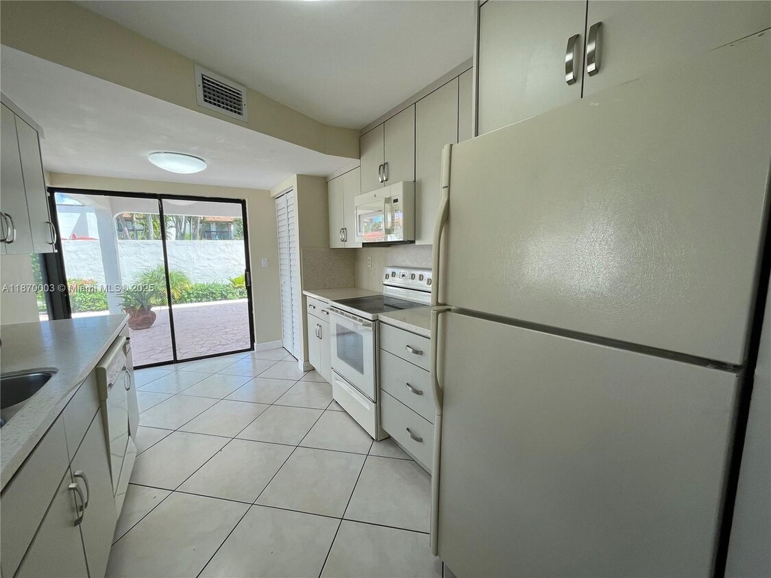 Photo - 1301 SW 124th Court 20-A, Miami, FL 33184