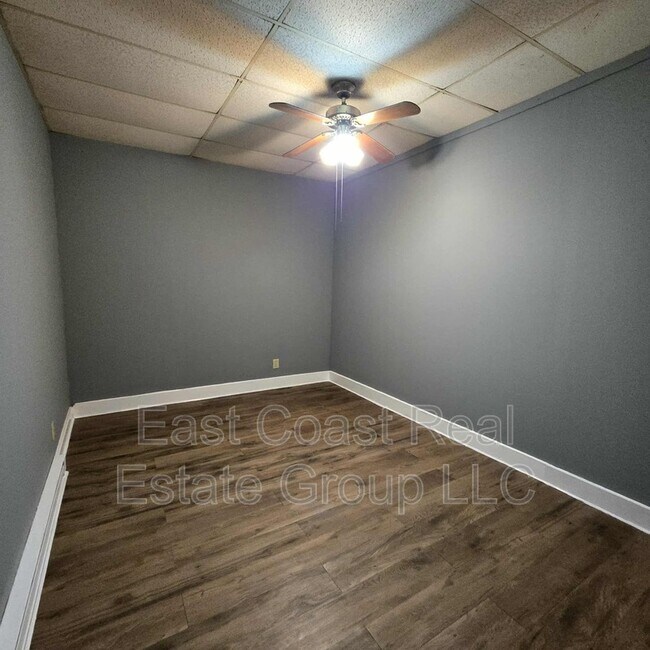 Building Photo - 5 E Lee St
