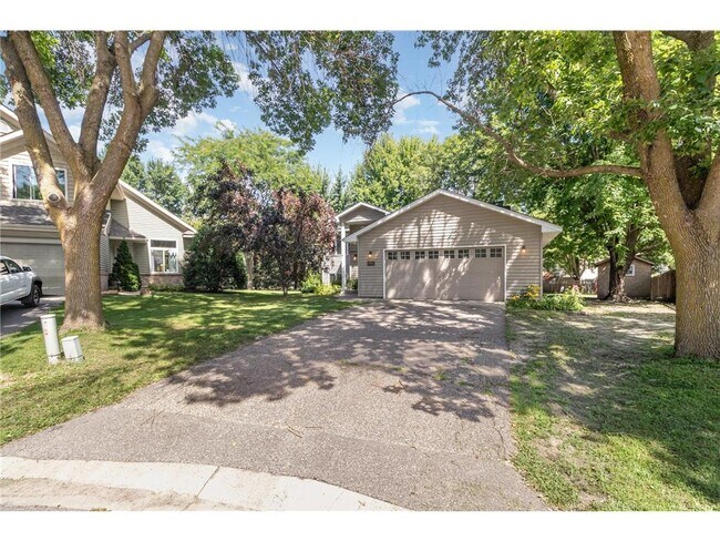 Foto del edificio - 8345 Grace Ct