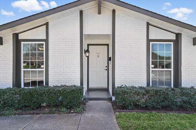 Foto del edificio - 422 Clover Ln