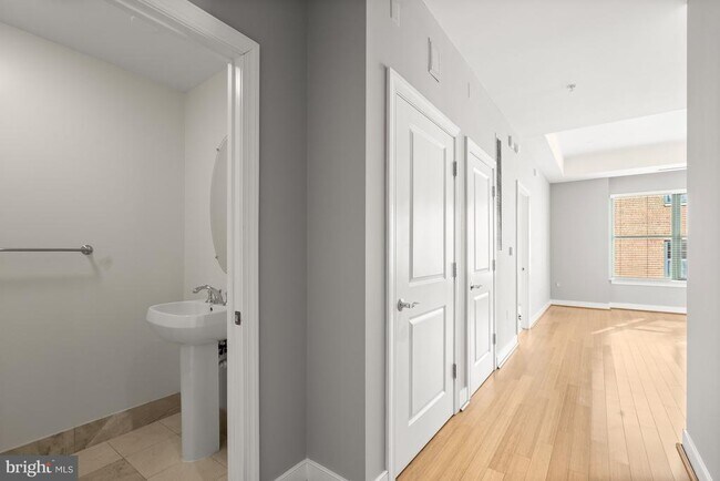 Foto del edificio - 2425 L St NW