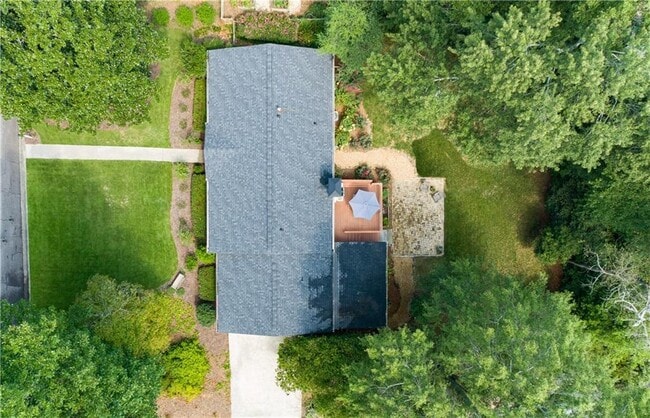 Building Photo - 245 Willow Springs Dr