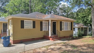Building Photo - 2641 Acadia St