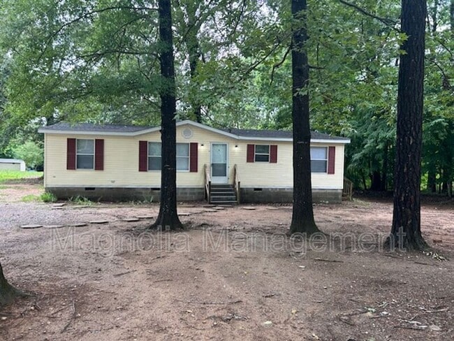 Building Photo - 602 S Chavis St