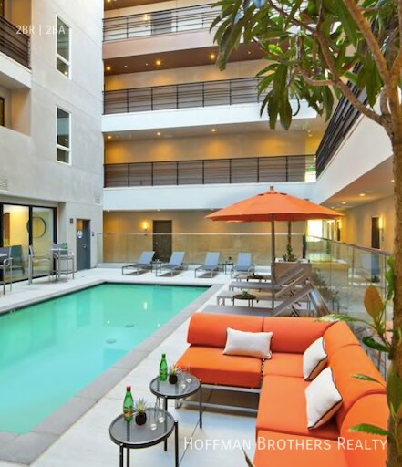 Foto principal - 535 S Kingsley Dr Los Angeles, CA 90020