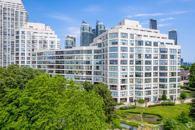 Photo du bâtiment - Marina Del Rey Phase III