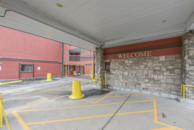 Building Photo - 1025 Swanson St