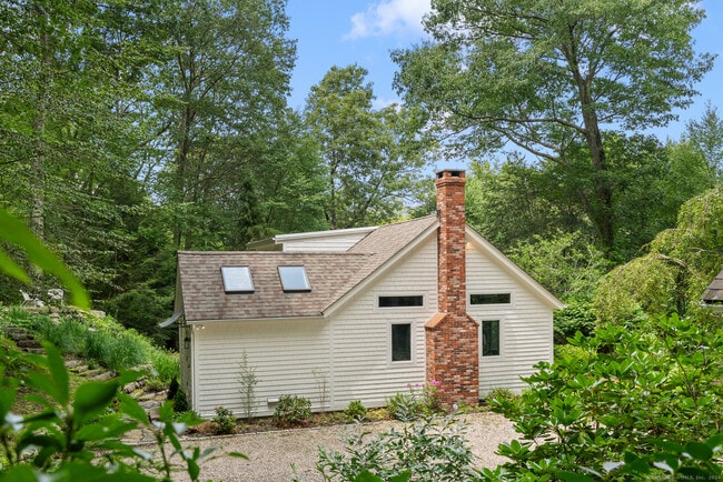 Building Photo - 37 Davenport Rd