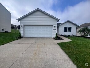 Building Photo - 1664 Northbend Dr NE
