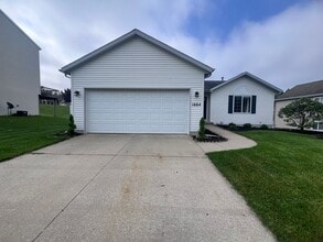 Building Photo - 1664 Northbend Dr NE