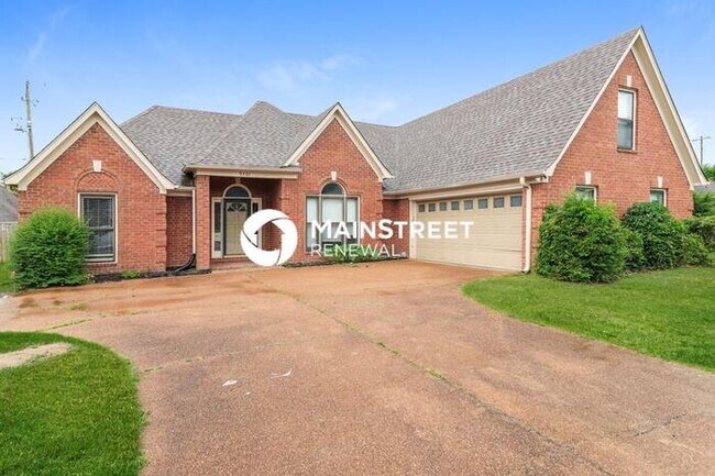 Building Photo - 4 Bedroom Pet-Friendly Home in Cordova, TN with Main Street Renewal