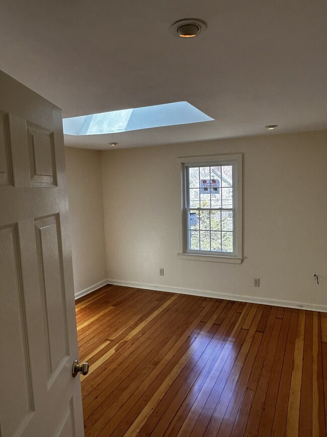 Foto del edificio - 969 Purchase Brook Rd