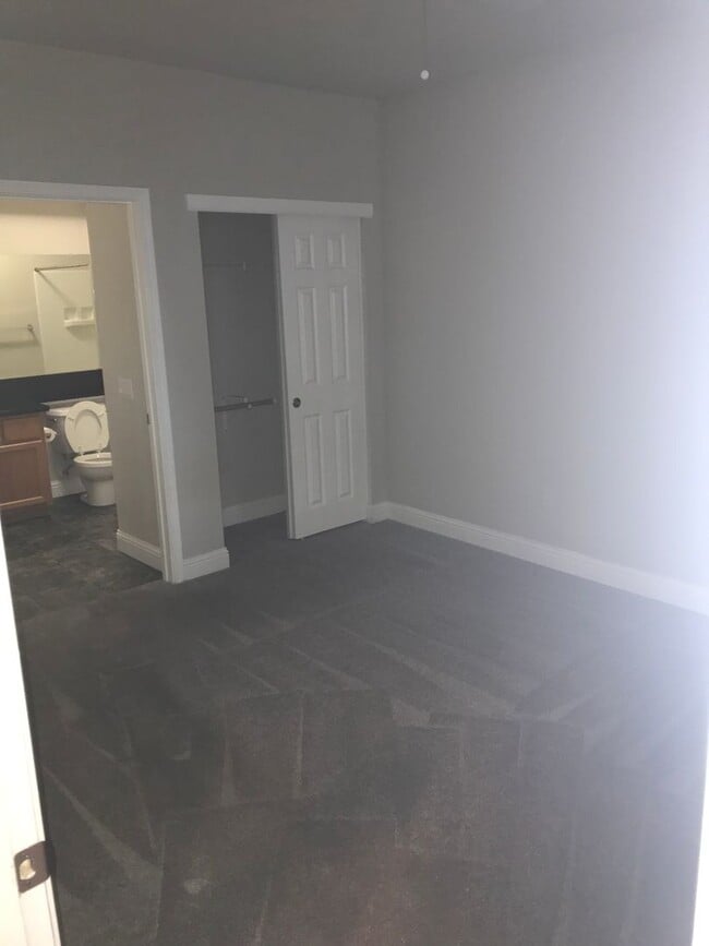 Building Photo - Downstairs 2BR/2BA Condo available now! POOL/SPA | WSG Paid by Owner!