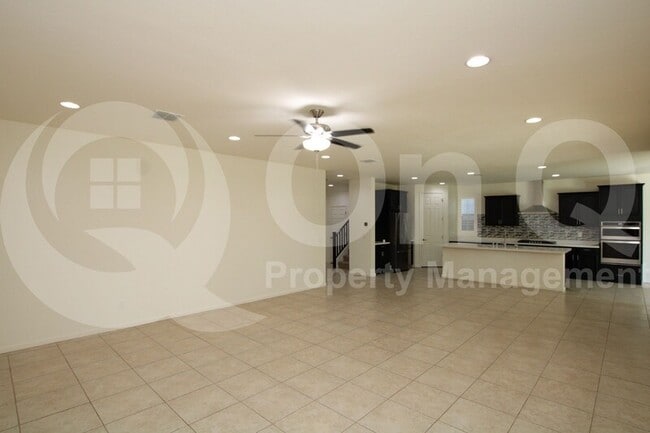 Building Photo - 221 E Wisteria Dr