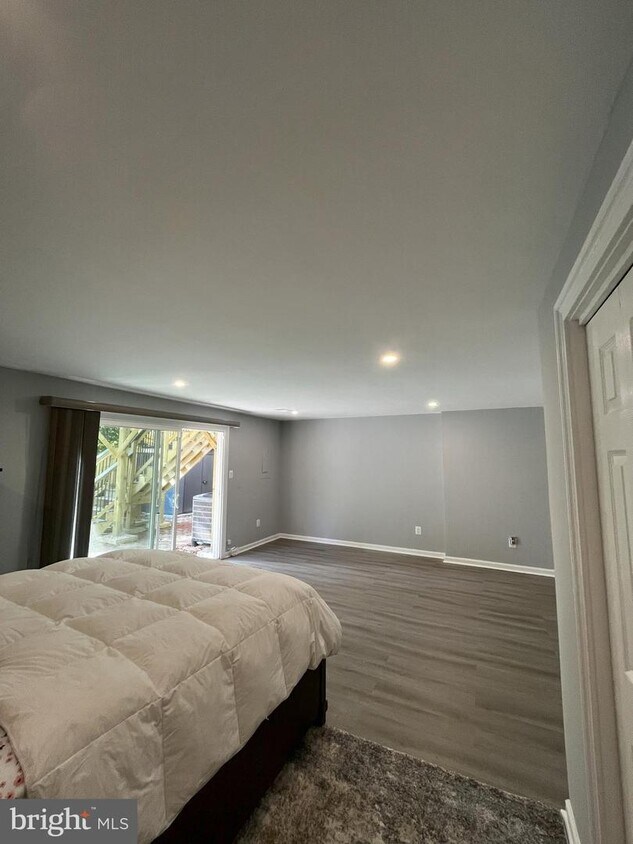 Foto principal - 5529 Starboard Ct