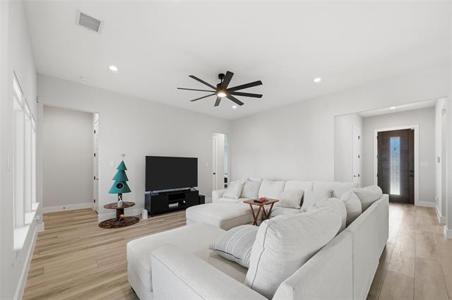 Foto del edificio - 7733 Indian Ridge Trail