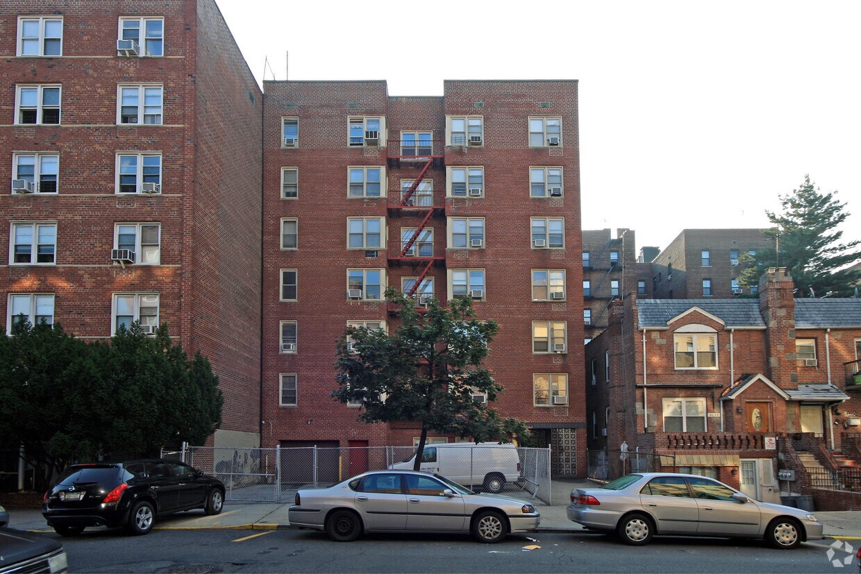 Primary Photo - 41-29 50th St