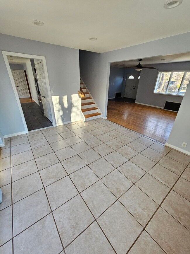 Building Photo - 1433 NY-208