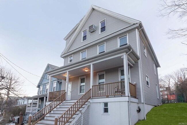 Building Photo - 164 Ashford Ave