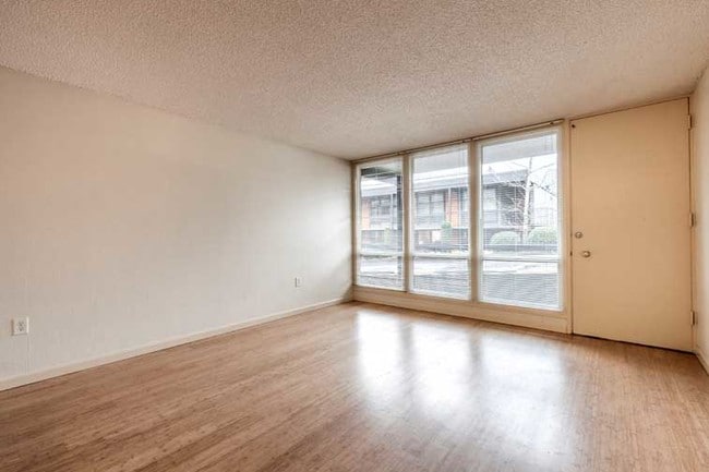 Building Photo - The Macleay