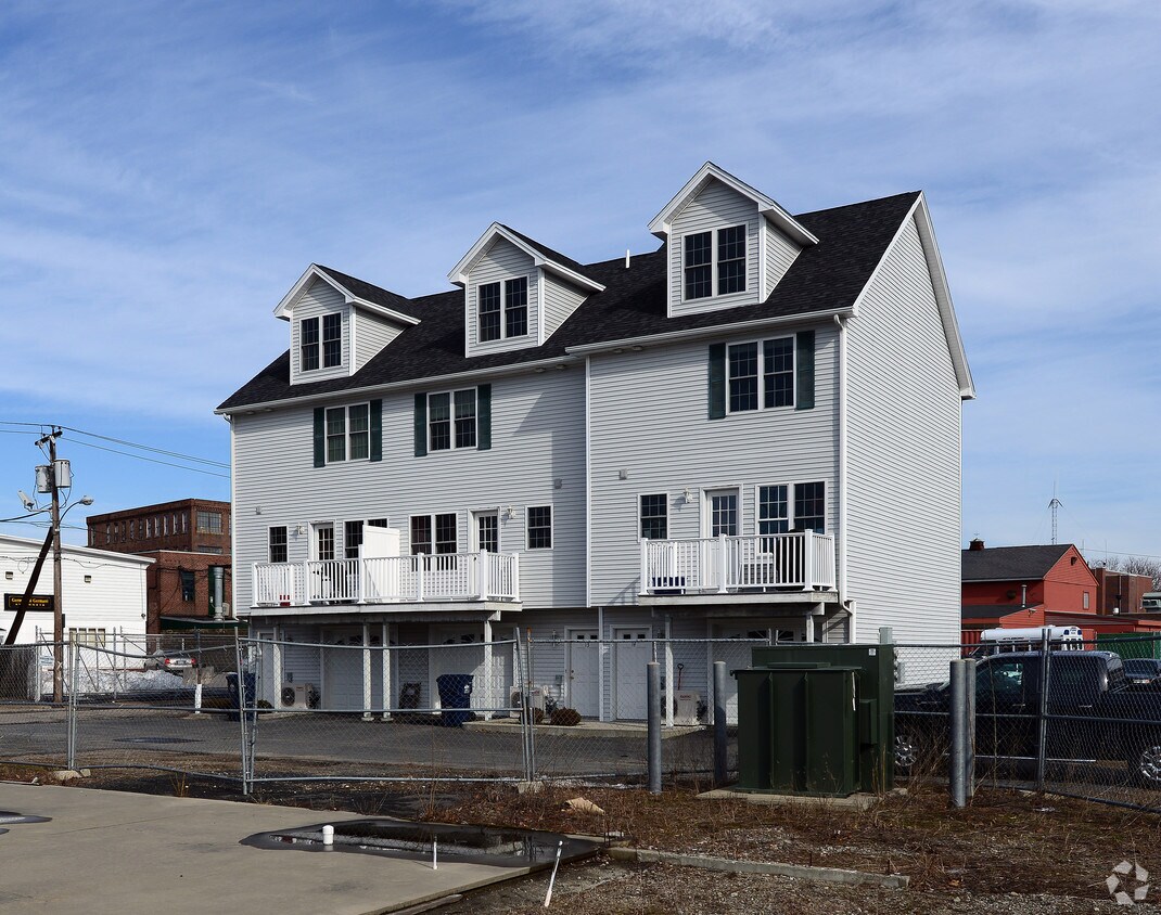 61 Pine St, Attleboro, MA 02703 Apartments in Attleboro, MA