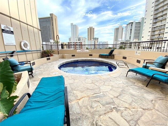 Photo - 320 Lili?uokalani Ave Apartment