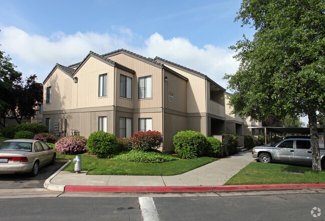 Foto del edificio - Renaissance Apartment Homes