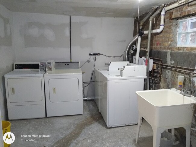 Building Photo - 8645 S Drexel Ave