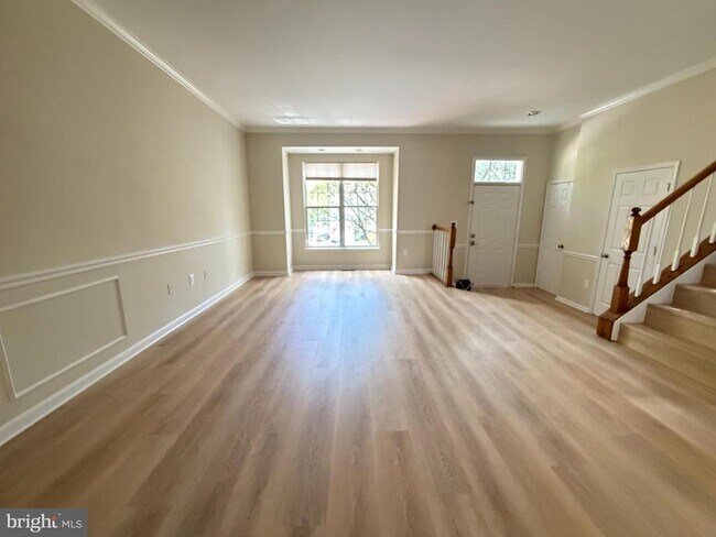 Building Photo - 47403 Darkhollow Falls Terrace