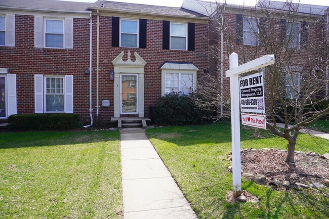 Building Photo - 5 Castlebar Ct