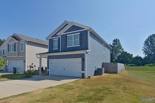 Foto del edificio - 6100 Taramore Ln NW