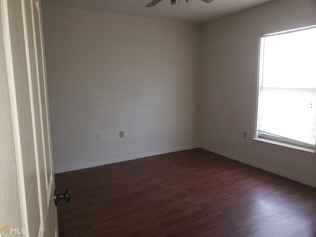 Building Photo - 230 Lanier Dr