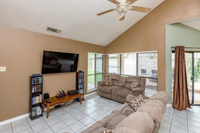 Foto del edificio - 2337 Woodway Dr