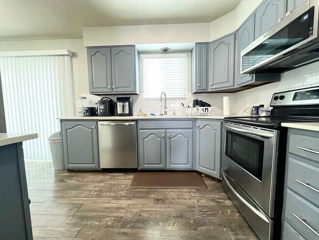 Foto del edificio - 5658 South Village Circle