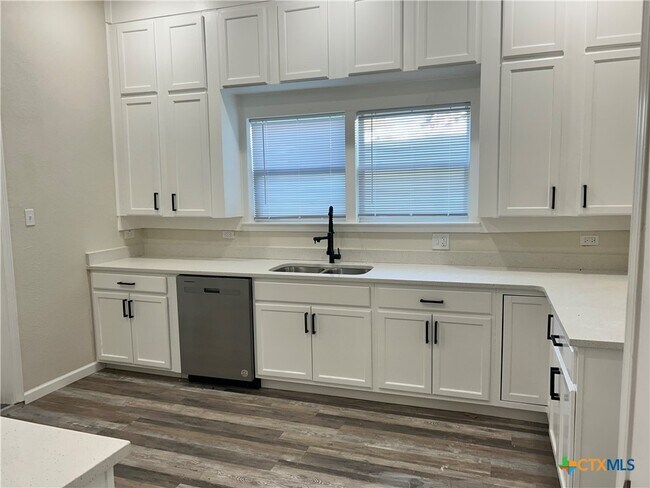 Foto del edificio - 406 S 25th St