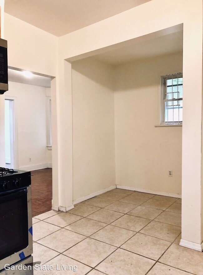 Foto del edificio - 5 br, 2 bath House - 28 Silver Street