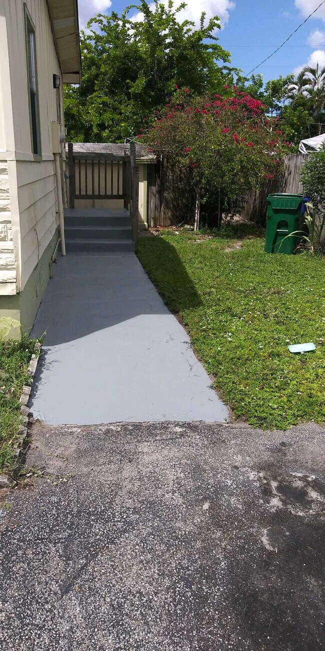 Foto del edificio - 591 SW 51st Ave