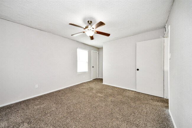 Building Photo - 781 Country Pl Dr