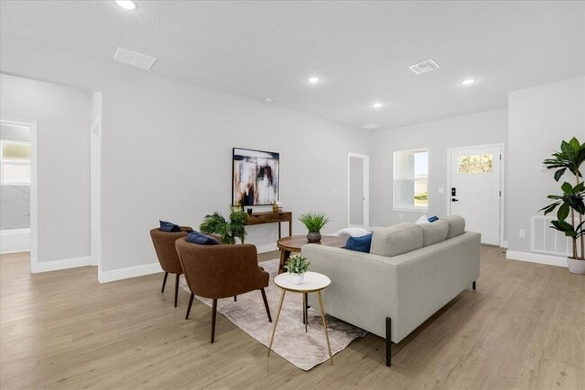 Building Photo - 420 Marion Oaks Course