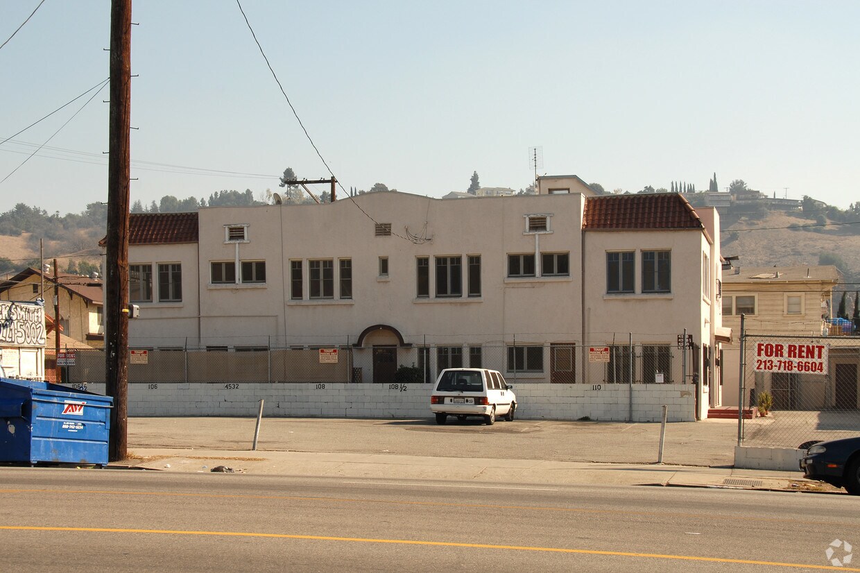 Foto del edificio - 106-112 E Sycamore Park Dr