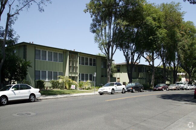 Foto del edificio - Garden Estates