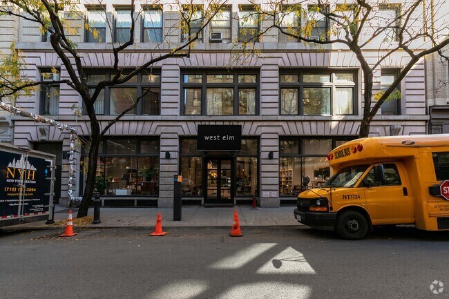 Foto del edificio - 121-125 W 17th St